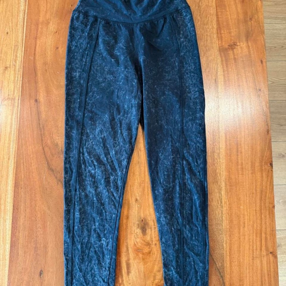 Wallflower‎ leggings in black and gray NWT